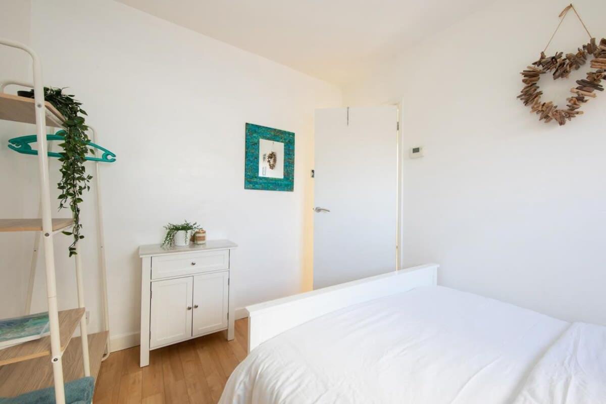 Sunny & Modern Near The Beach & Village W Parking Източен Уитеринг Екстериор снимка